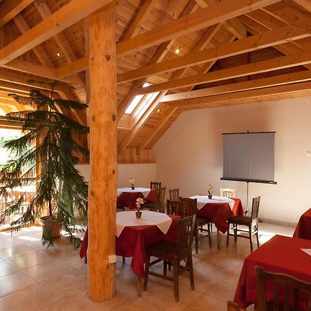 Paratlan Apartmanhaz Szilvásvárad Dış mekan fotoğraf