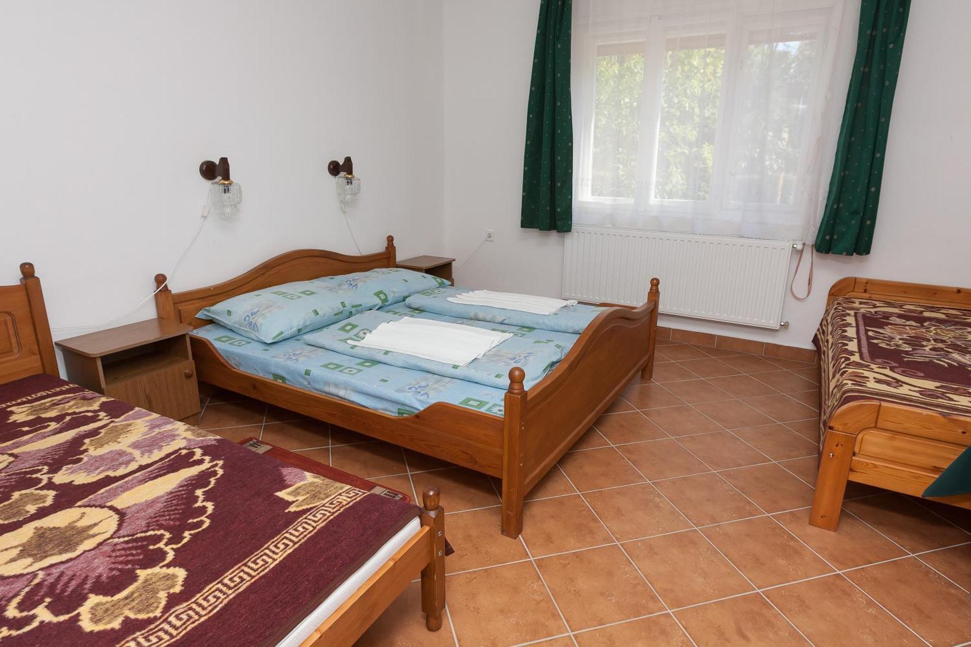 Paratlan Apartmanhaz Szilvásvárad Dış mekan fotoğraf