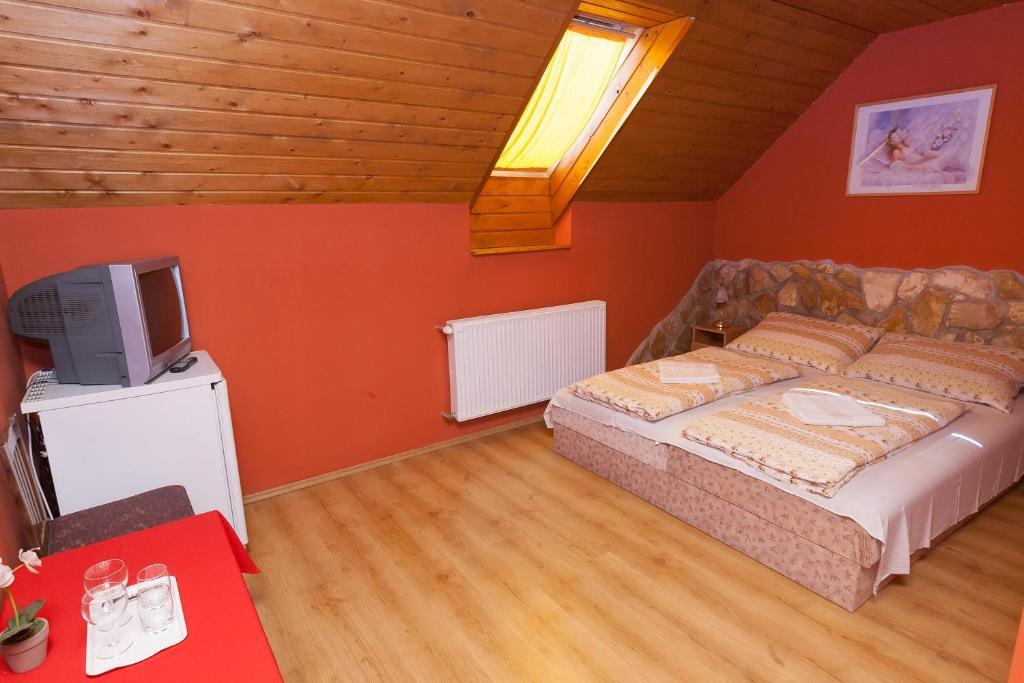 Paratlan Apartmanhaz Szilvásvárad Dış mekan fotoğraf